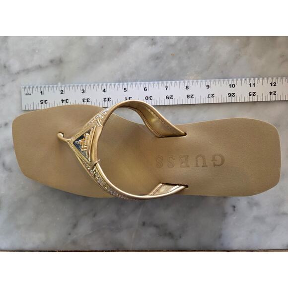 Guess Platform Wedge Sandal Gold Logo Size 9 NWOT Party Chunky Resortwear - Picture 5 of 7